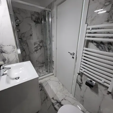 Escape Mamaia