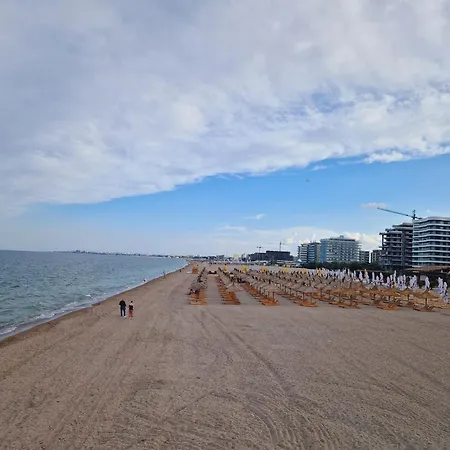 Escape * Mamaia
