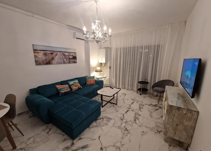 Escape * מאמאיה